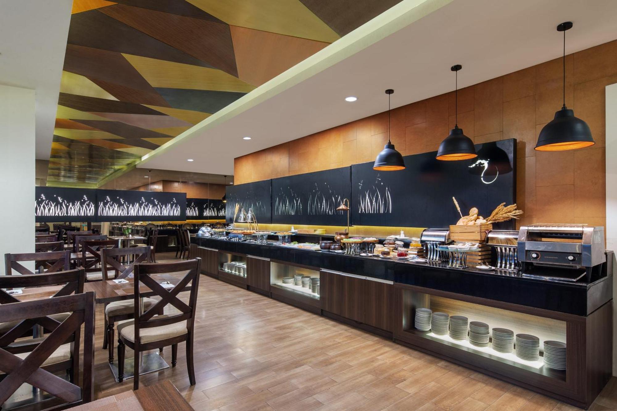 Hotel Santika Bsd City-Serpong Eksteriør billede