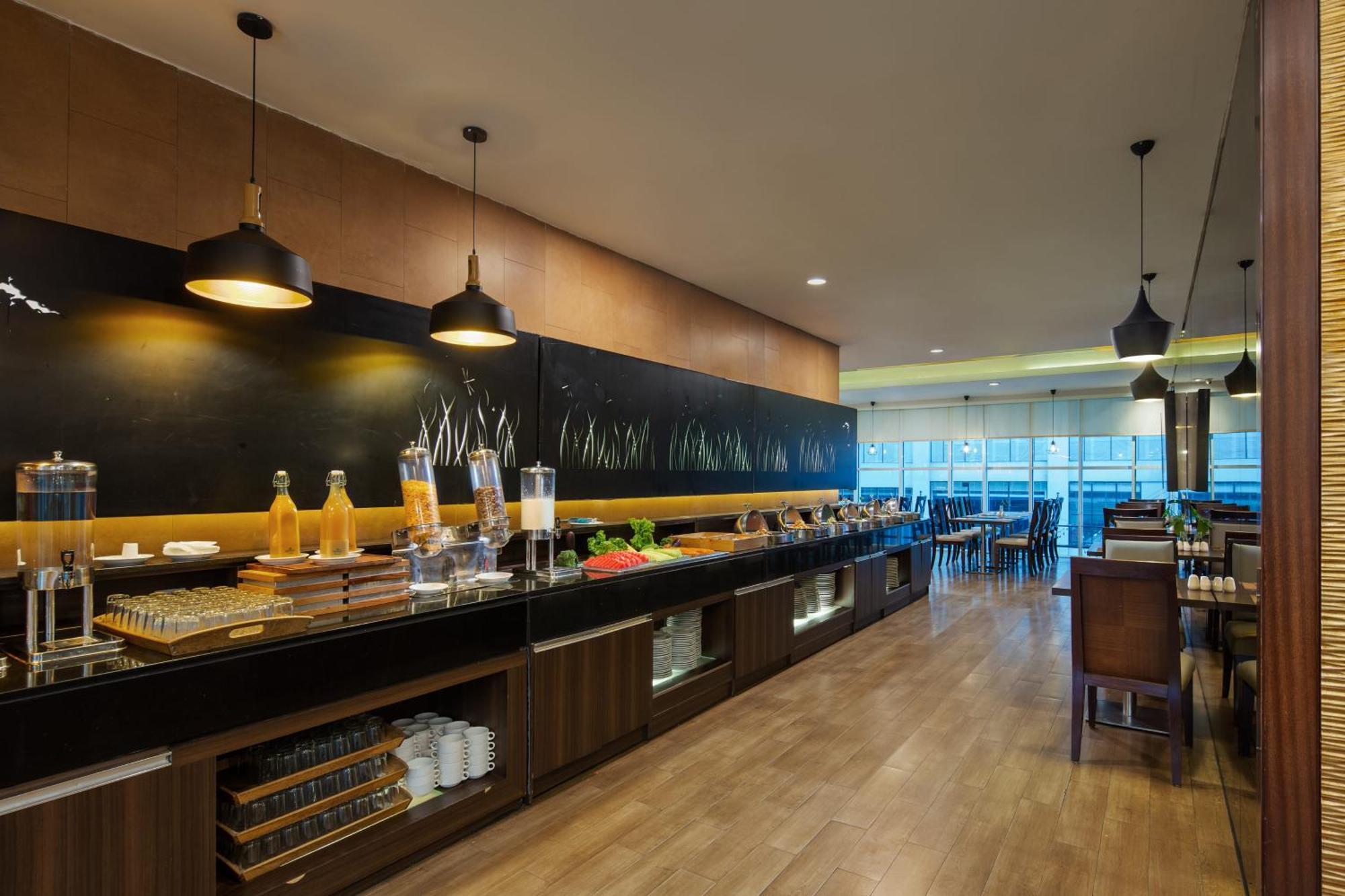 Hotel Santika Bsd City-Serpong Eksteriør billede