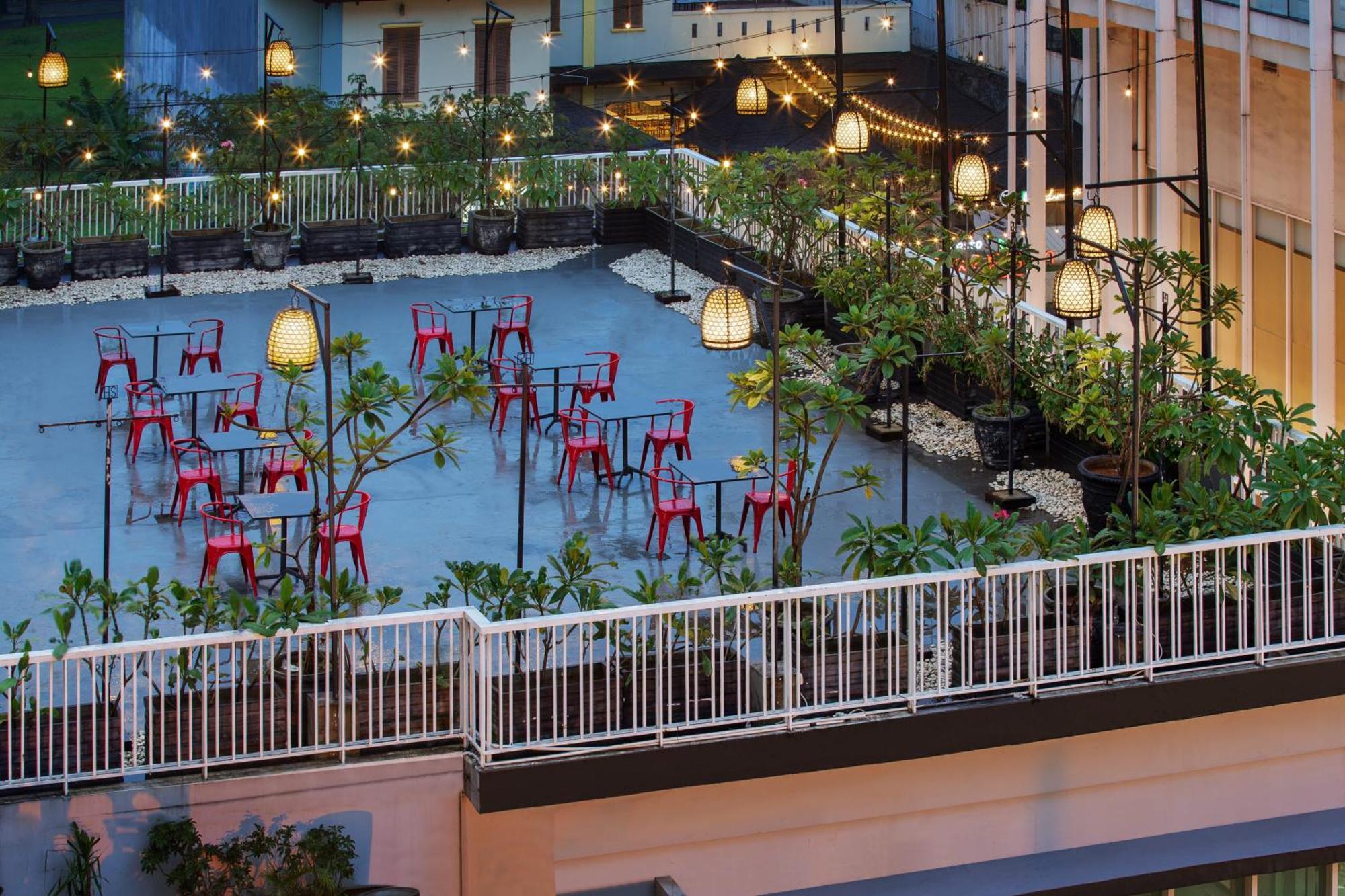 Hotel Santika Bsd City-Serpong Eksteriør billede